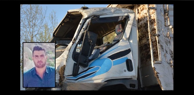 Devrilen kamyonda yaralanan sürücü hayatını kaybetti